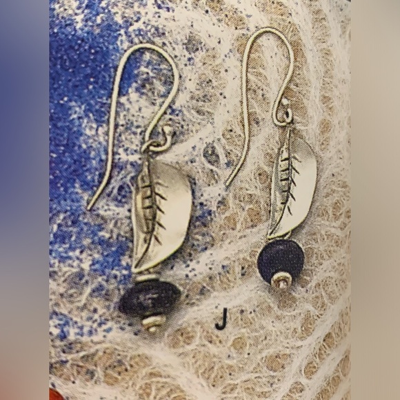 Silpada Vintage VERY RARE Sterling Leaf with Sodalite Bead French Wire E… - Picture 15 of 16